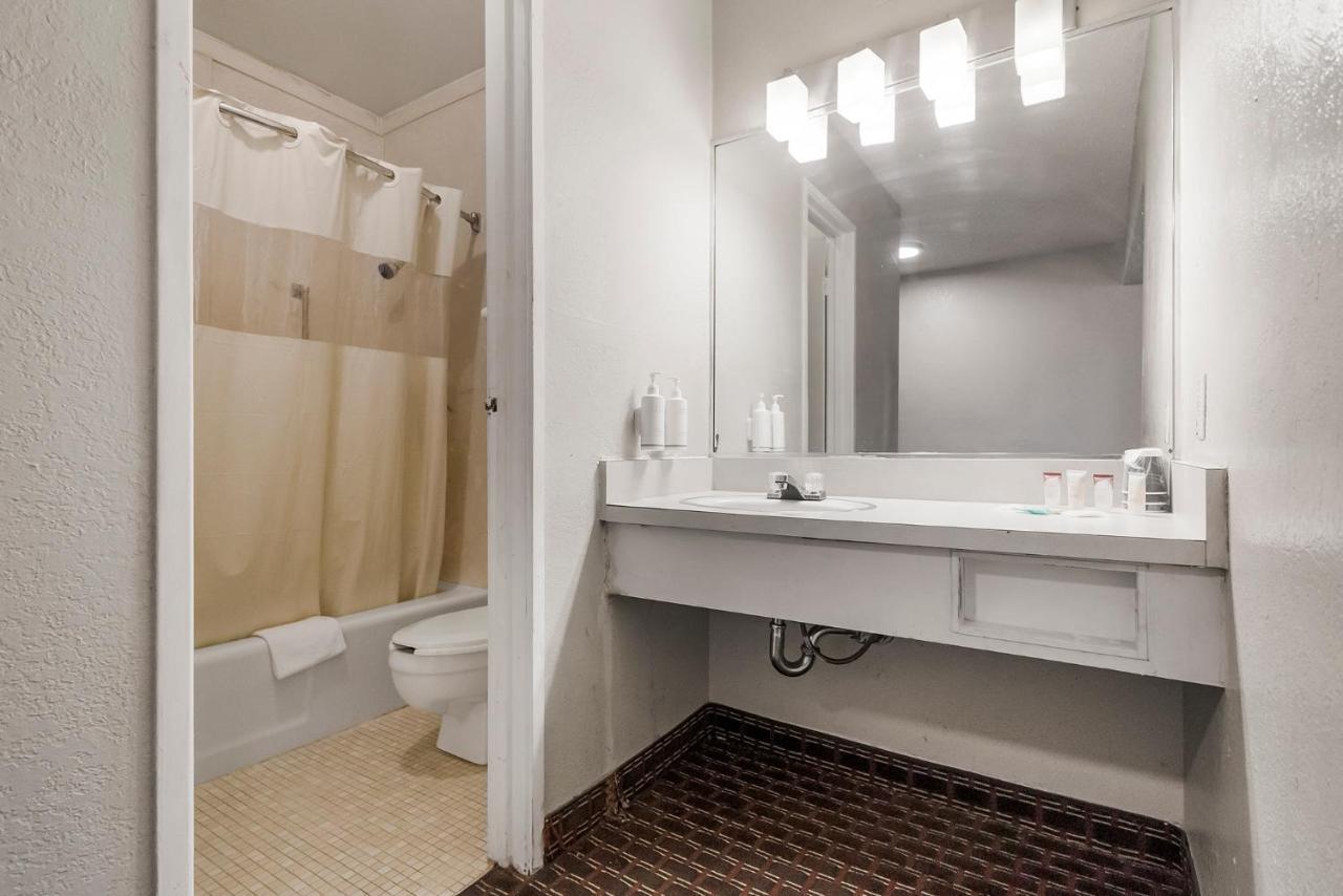 Heritage Inn Express Hayward Buitenkant foto