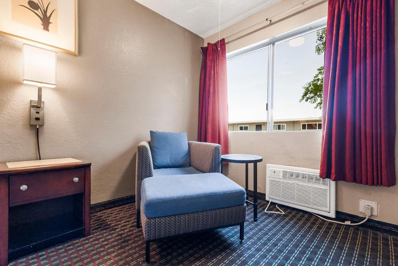 Heritage Inn Express Hayward Buitenkant foto