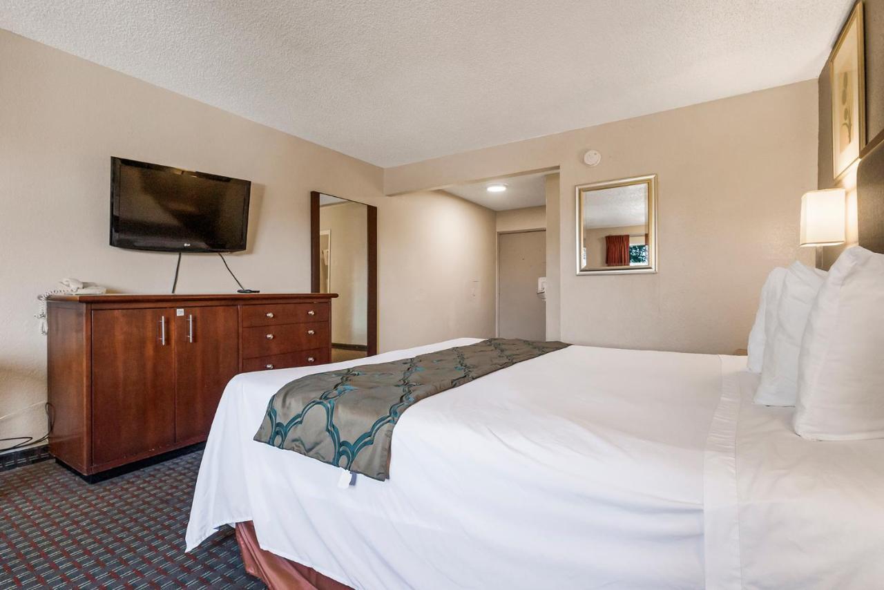 Heritage Inn Express Hayward Buitenkant foto