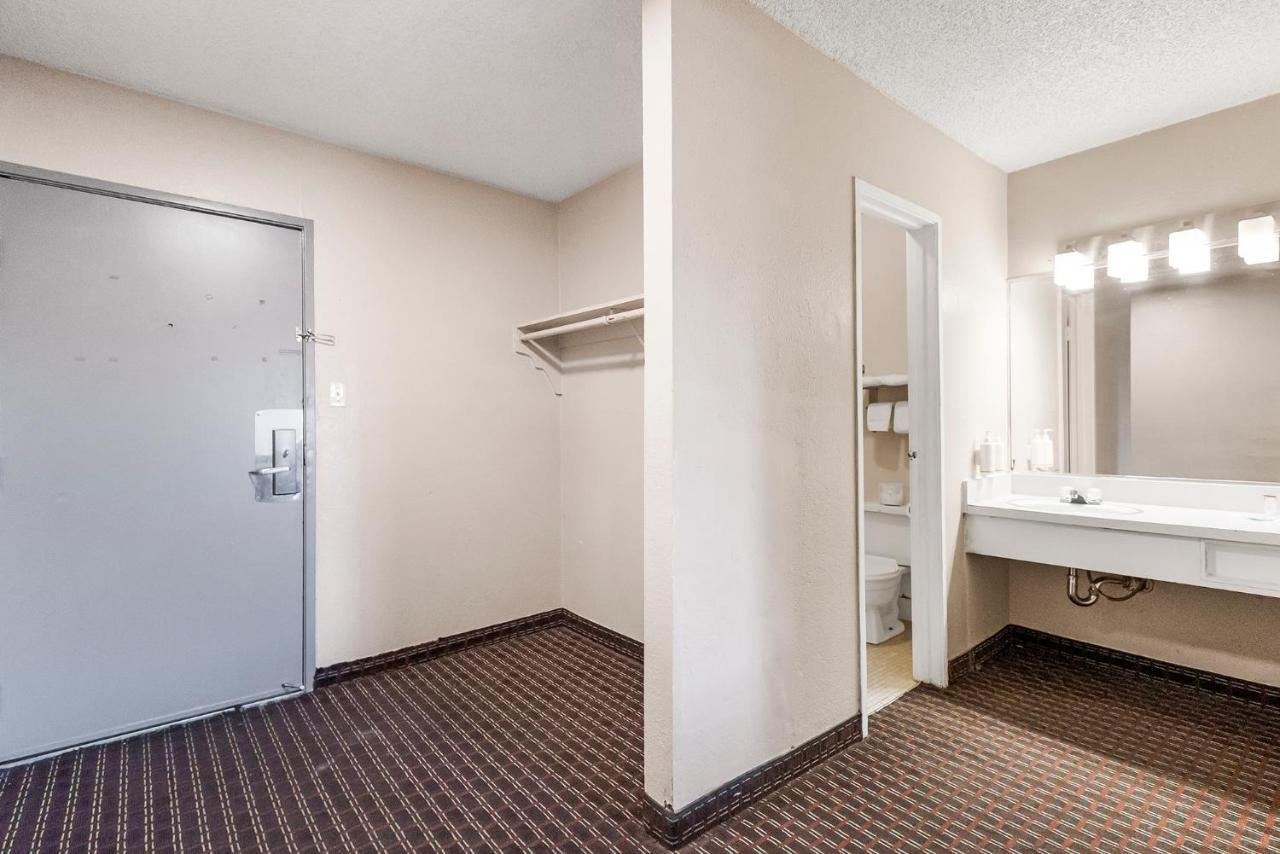 Heritage Inn Express Hayward Buitenkant foto