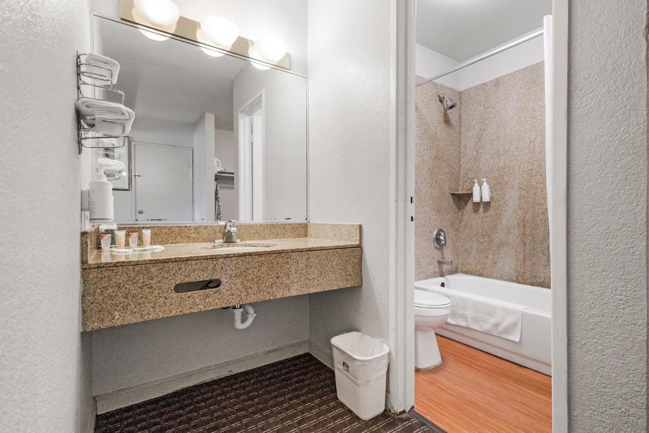 Heritage Inn Express Hayward Buitenkant foto