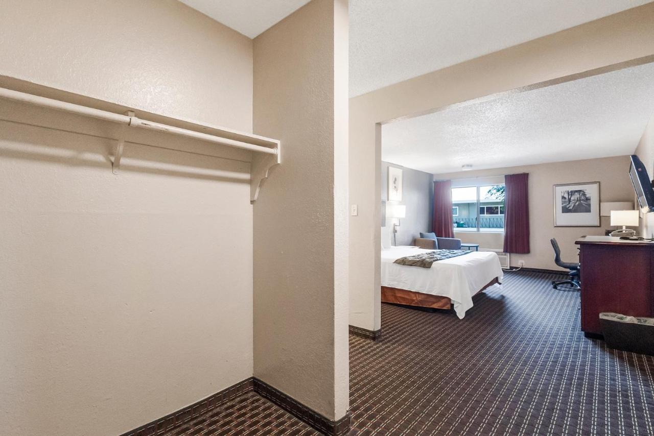 Heritage Inn Express Hayward Buitenkant foto